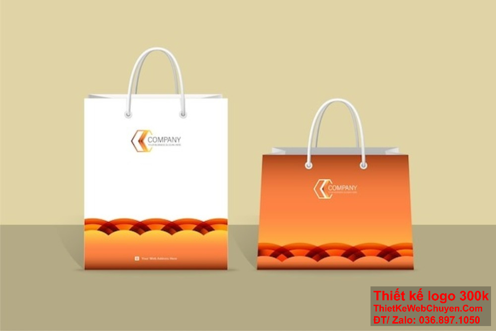 Thiết kế túi giấy đựng đồ trang sức có thể bao gồm các thông tin về cách bảo quản trang sức để tăng thêm giá trị cho khách hàng. Túi giấy đựng đồ trang sức có thể được thiết kế để phù hợp với các sự kiện đặc biệt, như cưới hỏi hay lễ kỷ niệm.