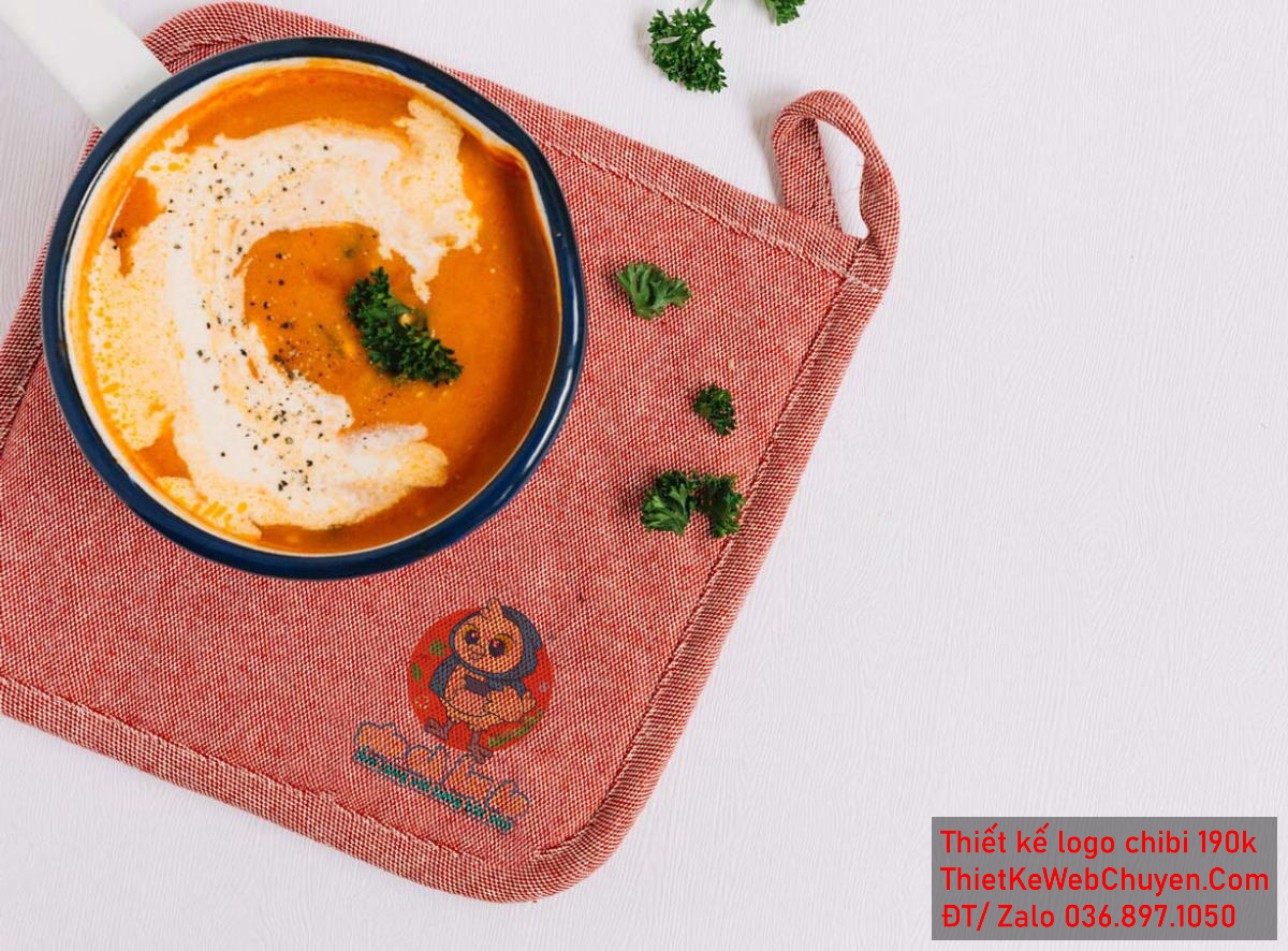 Vẽ chibi chú gà ấm áp đội khăn xanh bán súp gà để thiết kế logo Vẽ chibi chú gà ấm áp đội khăn xanh bán súp gà để thiết kế logo mẫu 4