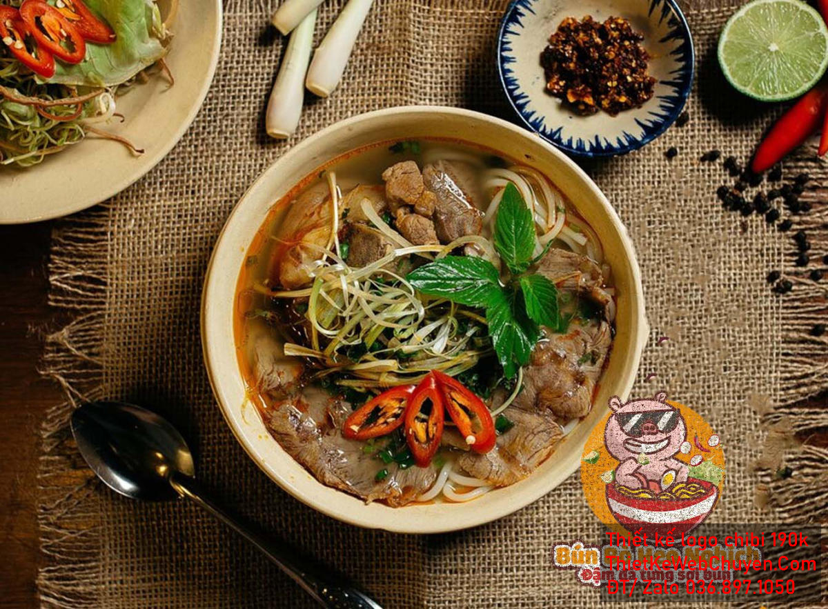 Vẽ chibi chú heo đeo kính cá tính đang ăn bún bò để thiết kế logo Vẽ chibi chú heo đeo kính cá tính đang ăn bún bò để thiết kế logo