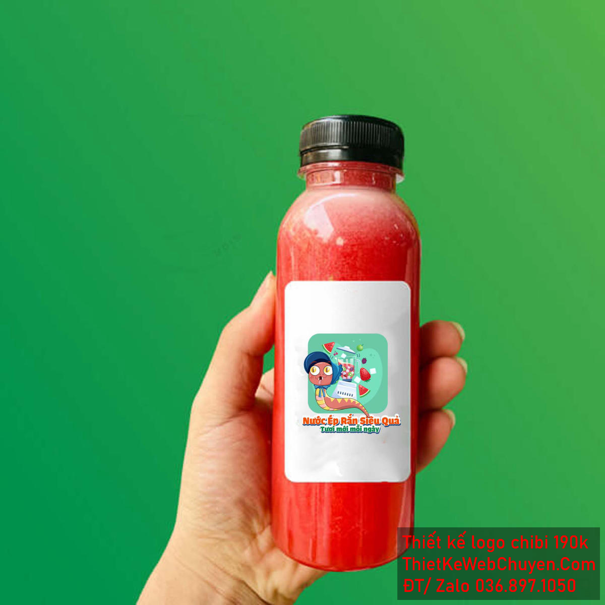 Vẽ chibi chú rắn bảo mẫu đang ép hoa quả để thiết kế logo - Phối cảnh logo