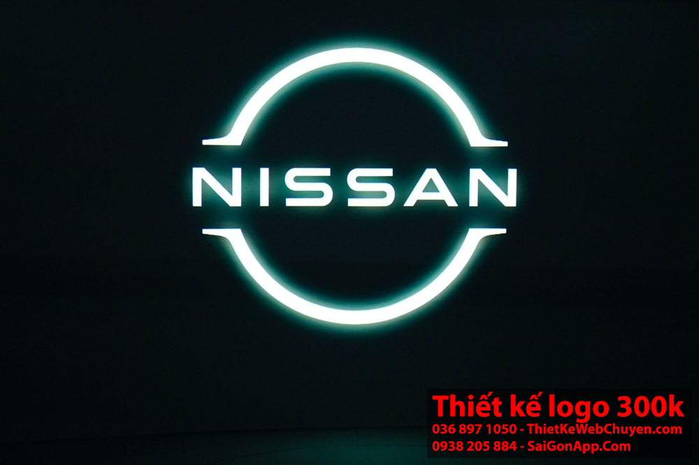 Logo Nissan thường được in trên các áo đồng phục và sản phẩm phụ trợ khác của hãng. Mỗi nét vẽ trong logo Nissan đều được thiết kế kỹ lưỡng để tạo ra hiệu ứng thị giác tốt nhất.