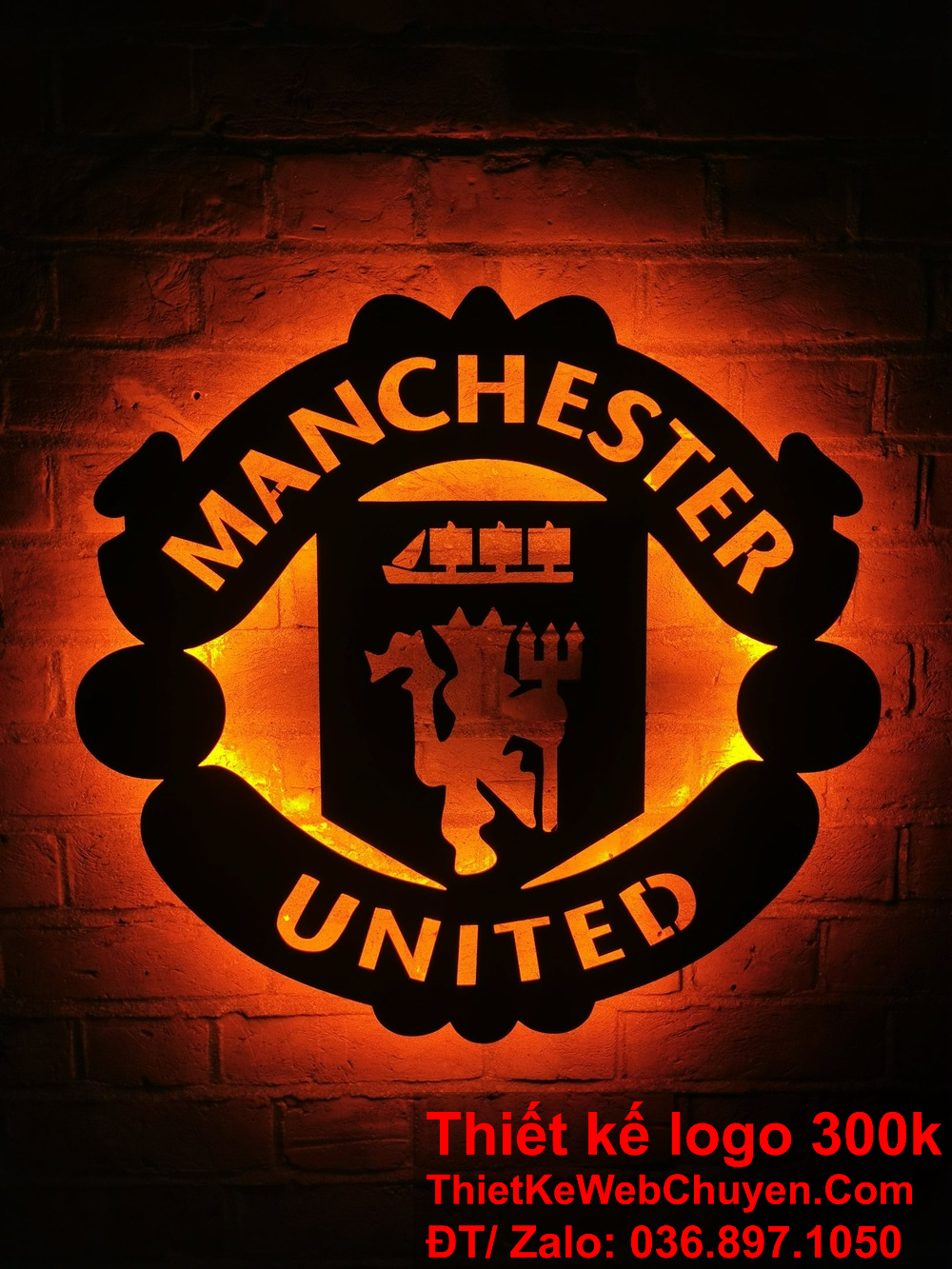 Bạn đã từng chú ý đến chi tiết trong Logo Manchester United chưa? Logo Manchester United là biểu tượng của một câu lạc bộ huyền thoại.