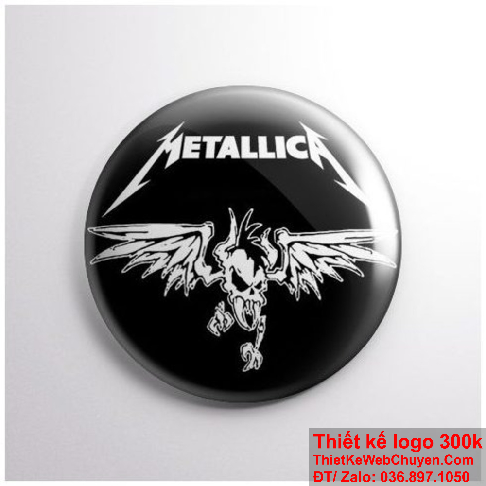 Bạn có thấy sự phù hợp giữa màu sắc và hình ảnh trong Logo Metallica không?
